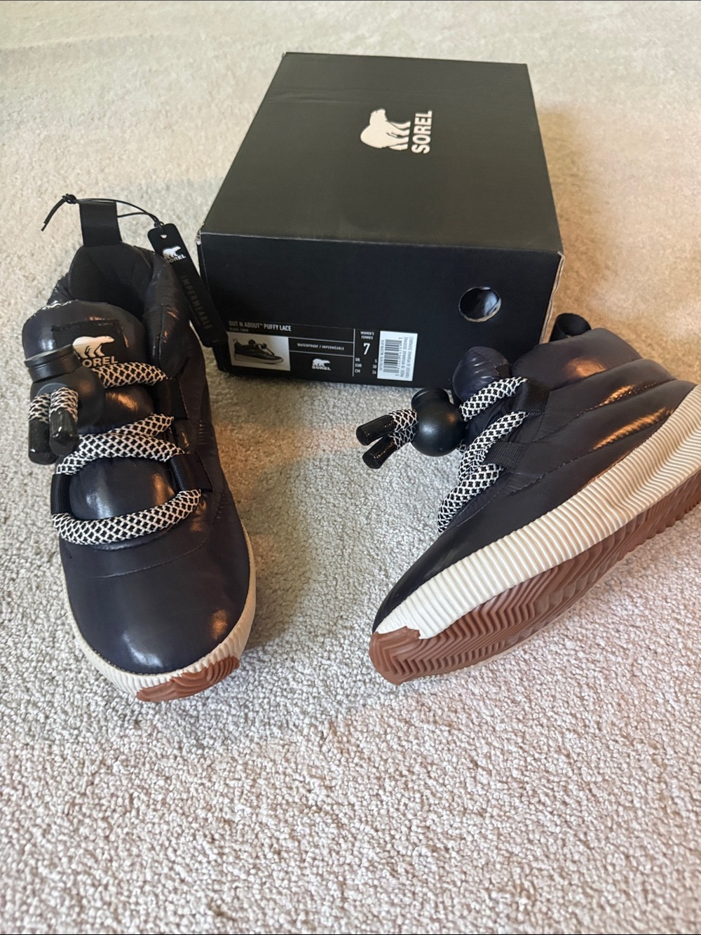 Sorel Black Puffer-Style shoe
